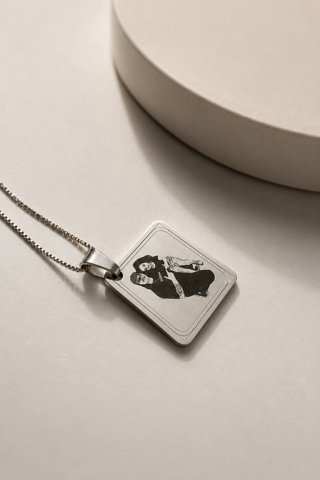 Modelo 2 de chaveiro ou pingente personalizado